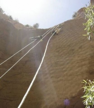  Descending into the cave 
